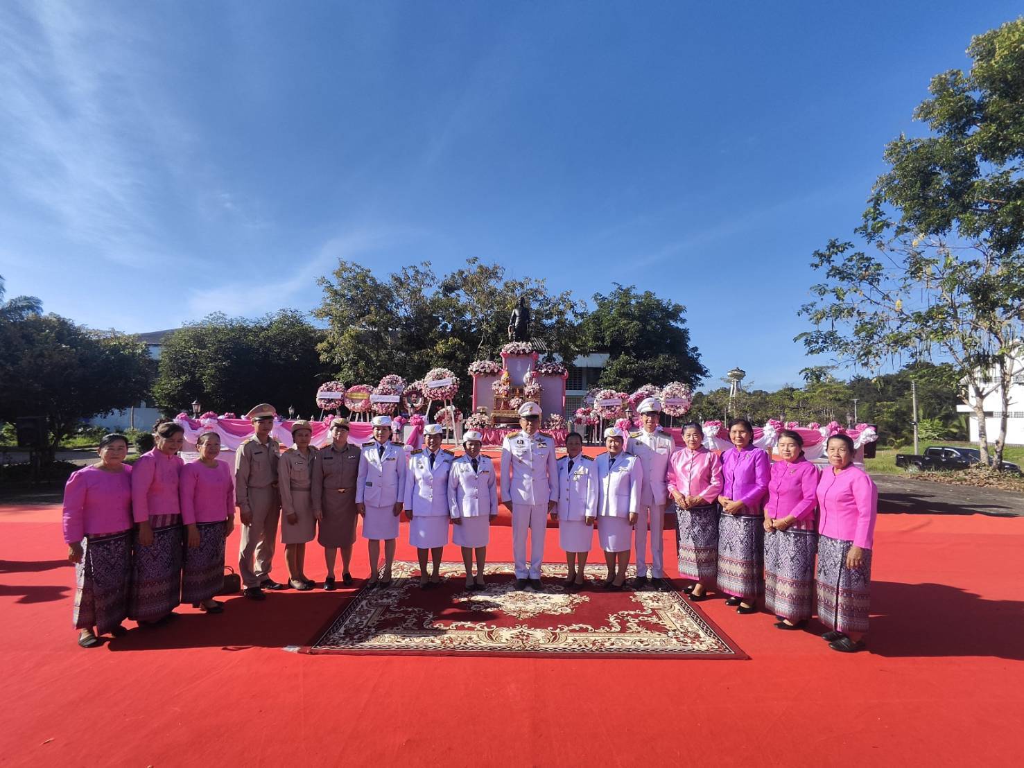 🌿 พช.โพธิ์ตาก ร่วมพิธีถวายราชสักการะเนื่องในวันปิยมหาราช ประจำปีพุทธศักราช 2568